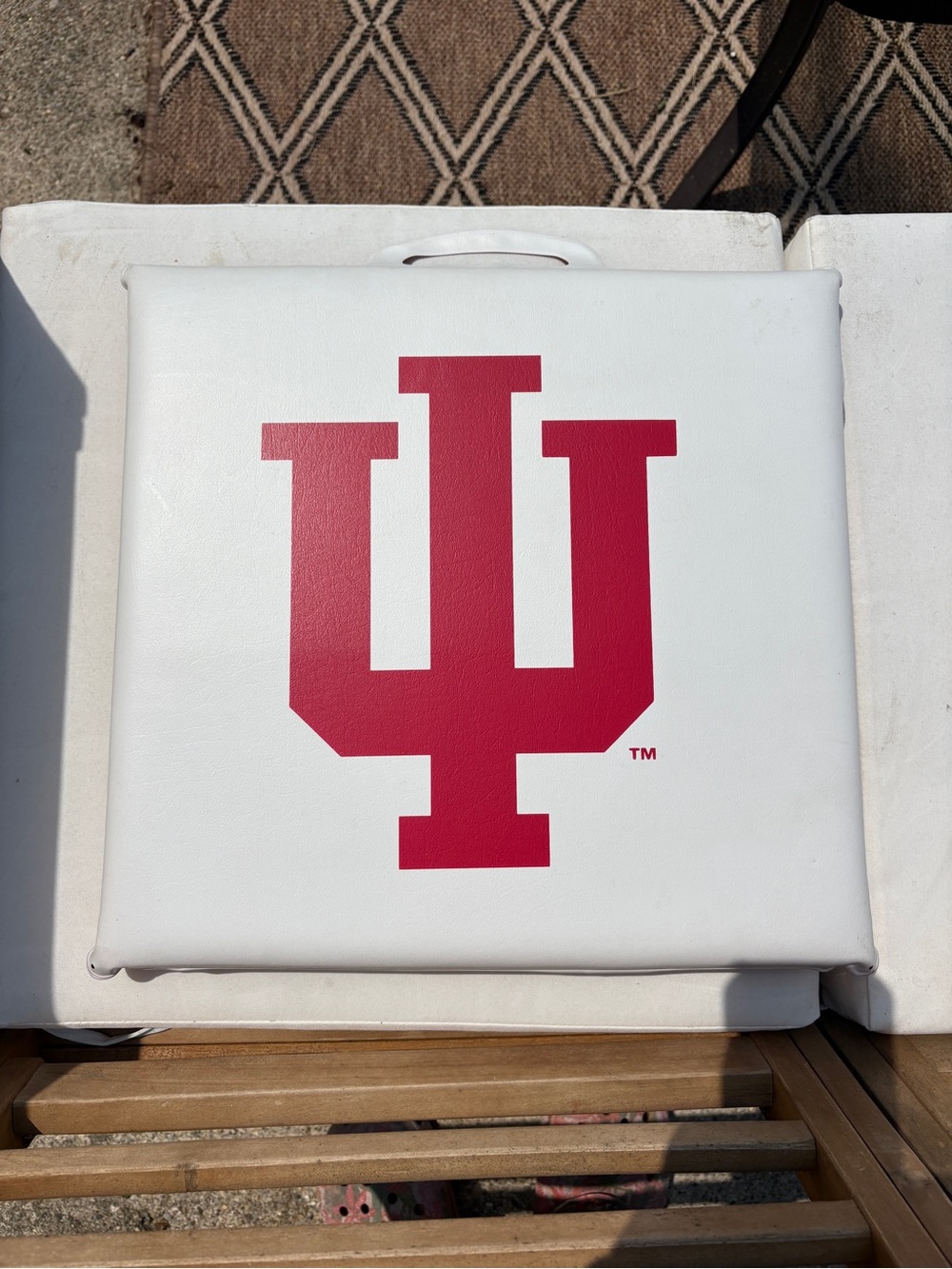 NCAA White Seat Cushion with Red Indiana Hoosiers Logo